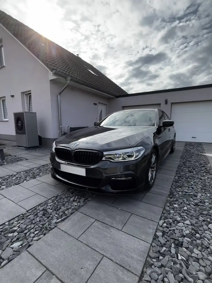 BMW 520 520 d xDrive M Sport — photo 1 of 15