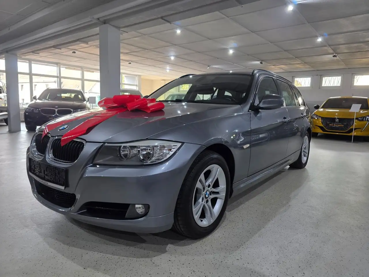 BMW 318 3 Touring 318 i — photo 1 of 15