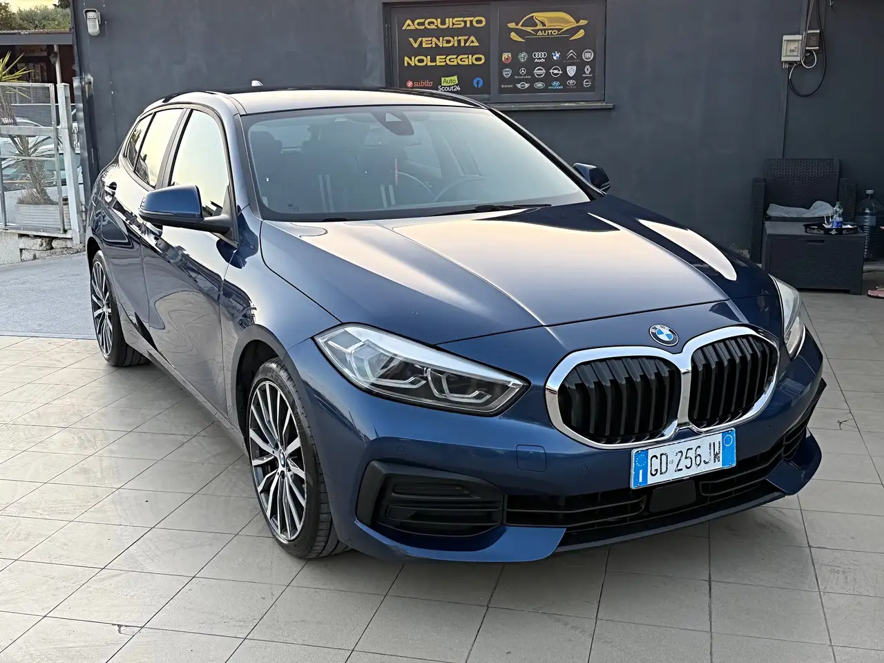 BMW 118 118d Msport auto Garanzia 12 Mesi — photo 1 of 12