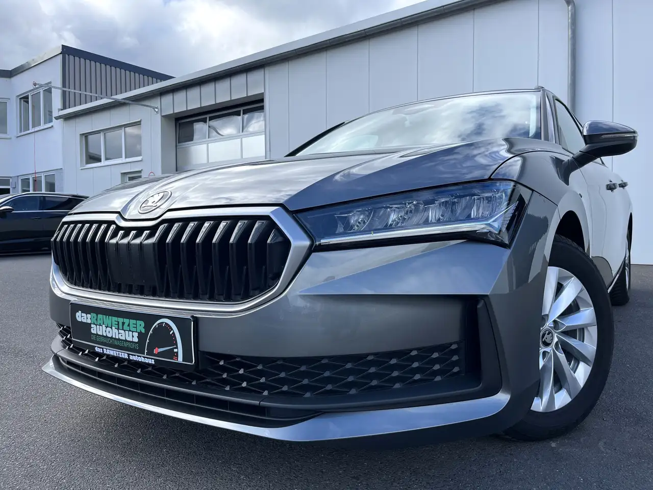 Skoda Superb Combi 2.0 TDI DSG Essence 200€ m.20% Anz. AHK Na — photo 1 of 32