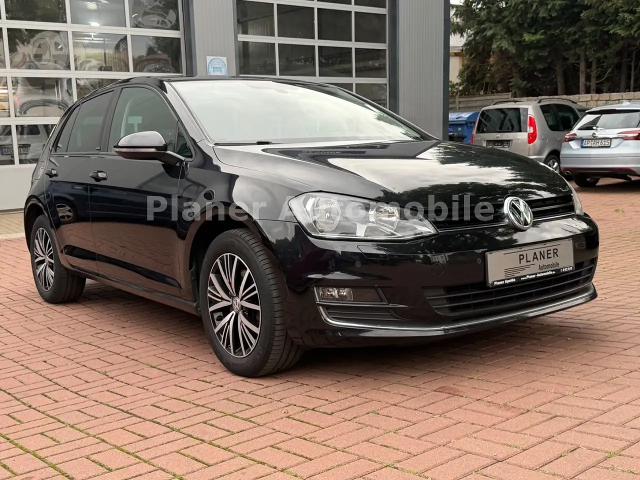 Volkswagen Golf VII Lim. Allstar Navi Sitzh. HU/Service neu — photo 1 of 15