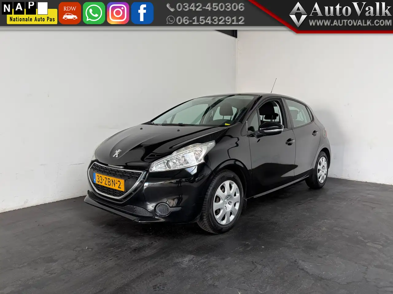 Peugeot 208 1.2 VTi Access — photo 1 of 25