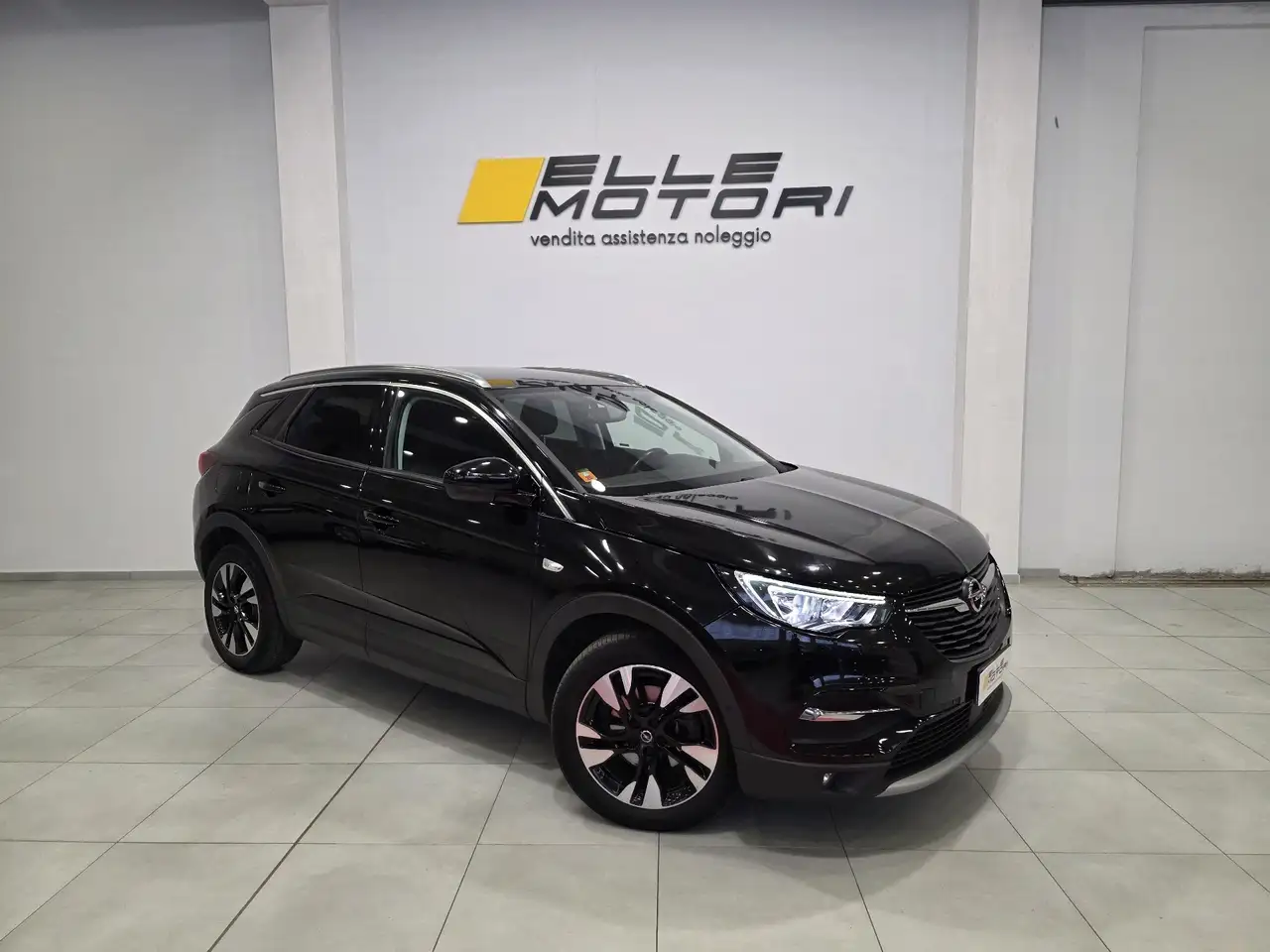 Opel Grandland X Grandland X 1.6 ecotec Ultimate s — photo 1 of 15