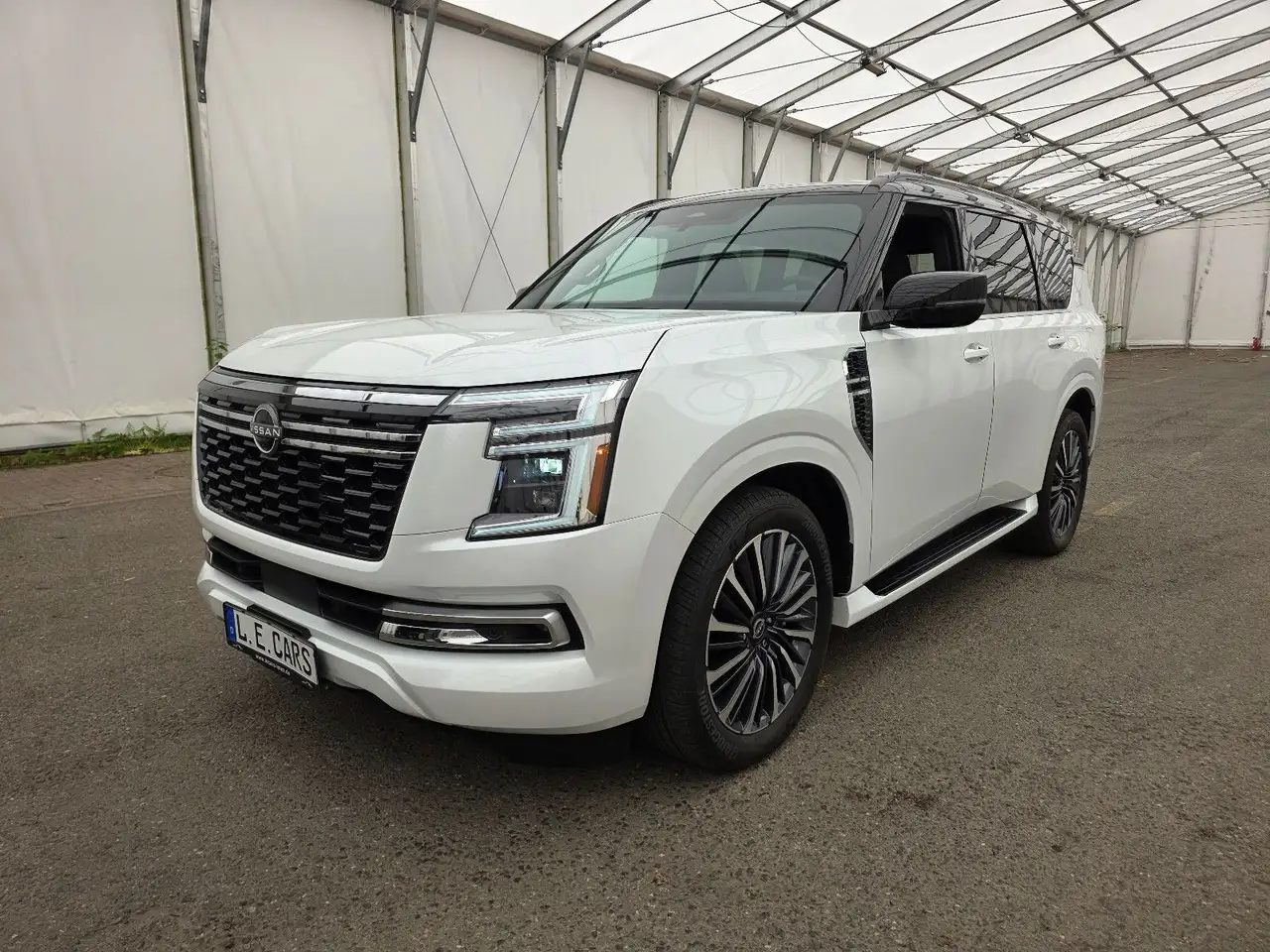 Nissan Armada PLATINUM RESERVE Export Price Out of EU! — photo 1 of 40