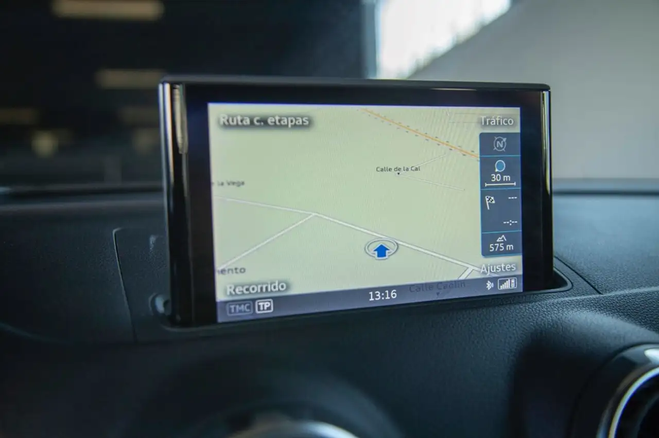 Audi A3 1.8 TFSI Attraction — photo 1 of 4
