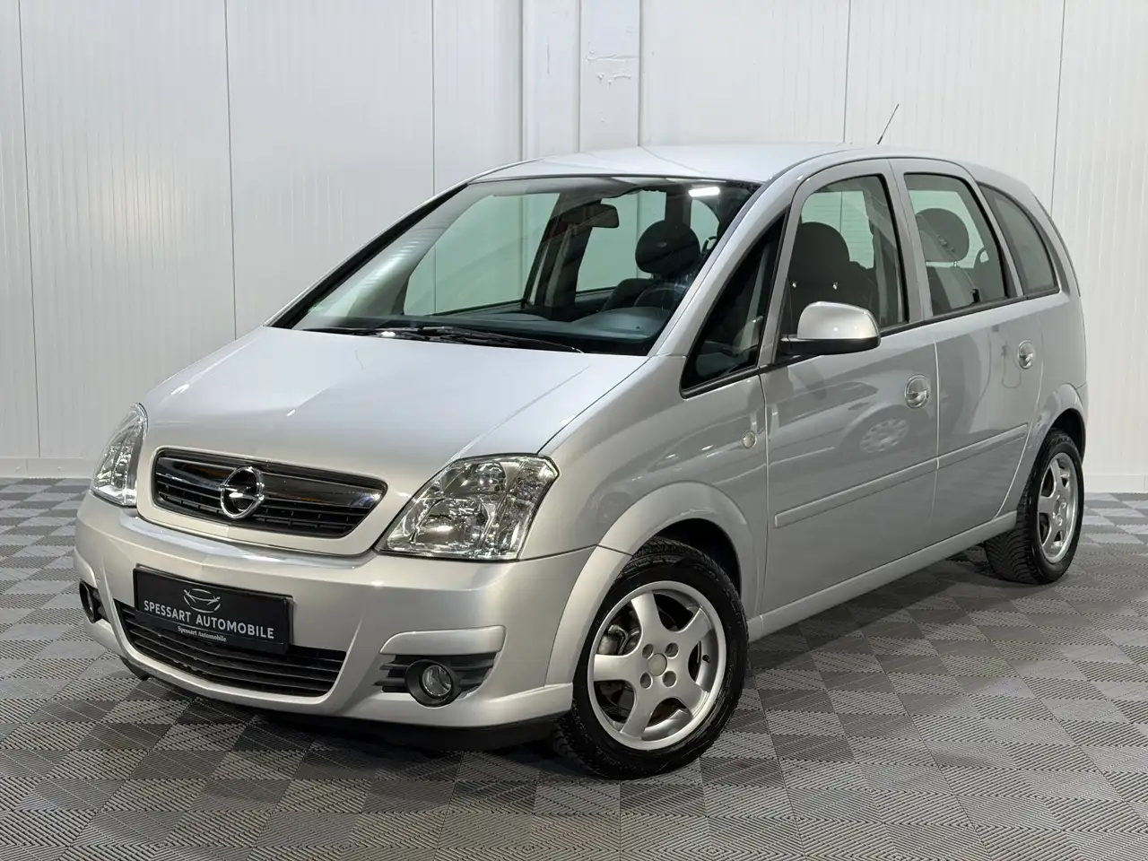 Opel Meriva 1.4 16V EDITION|2.HAND|TÜV+INSP. NEU|SITZHEIZUNG|PDC|SCHECKHEFT — photo 1 of 25