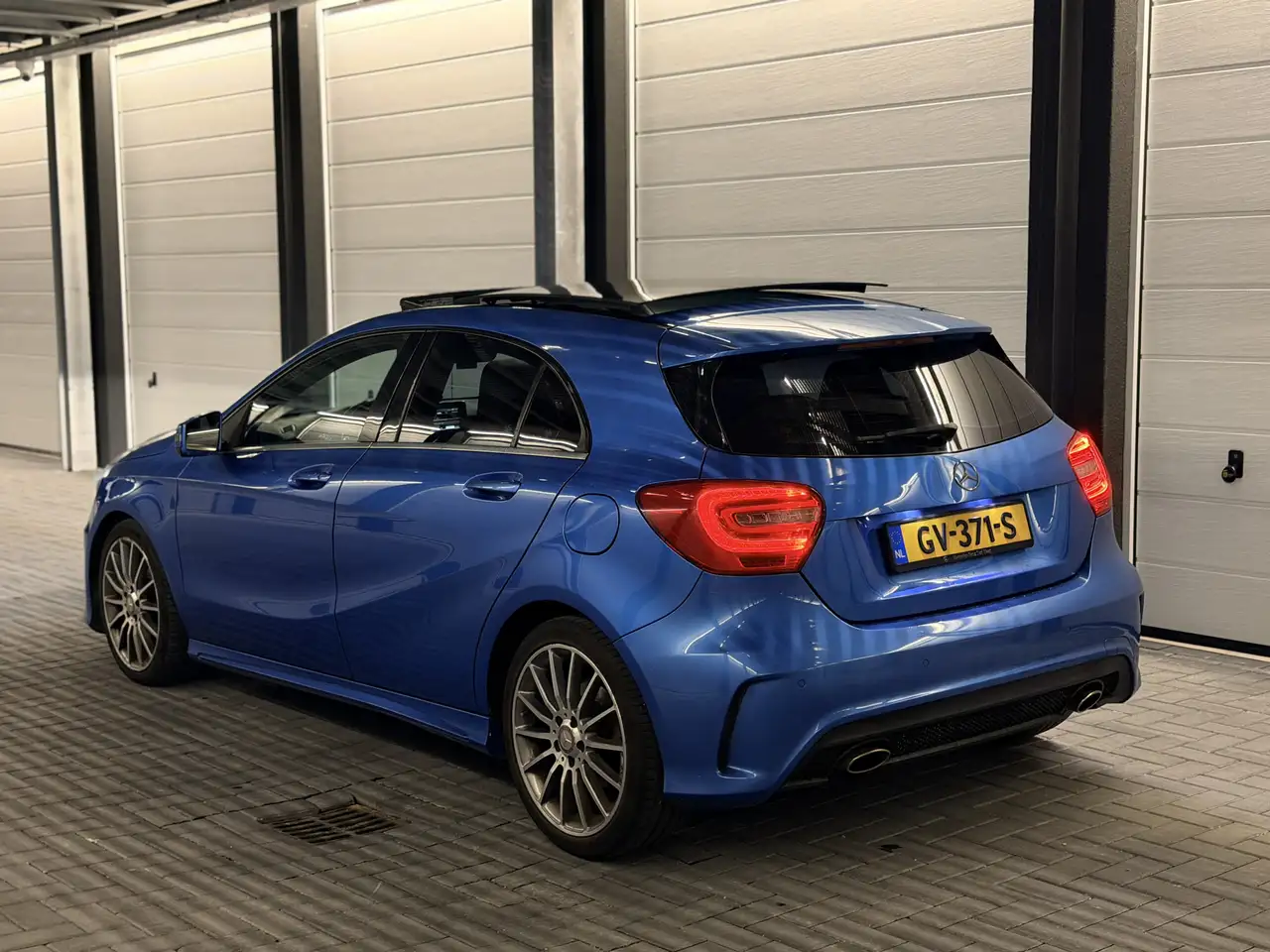 Mercedes-Benz A 180 Ambition AMG PAKKET — photo 1 of 10