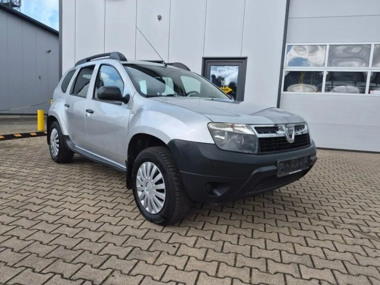 Dacia Duster 1.5 dCi 4x4 — photo 1 of 16