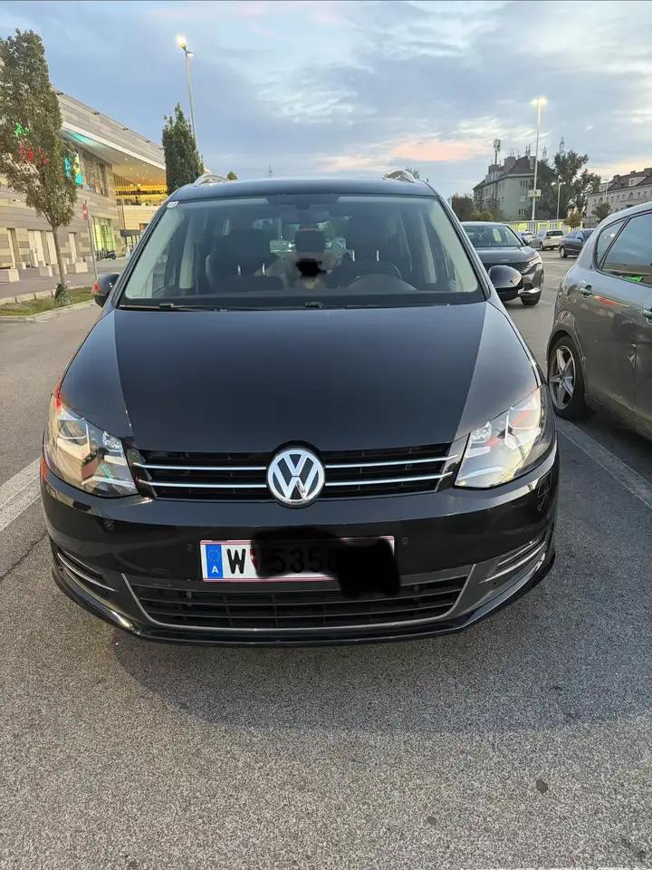 Volkswagen Sharan 2.0 TDI DSG (BlueMotion Technology) Highline — photo 1 of 19
