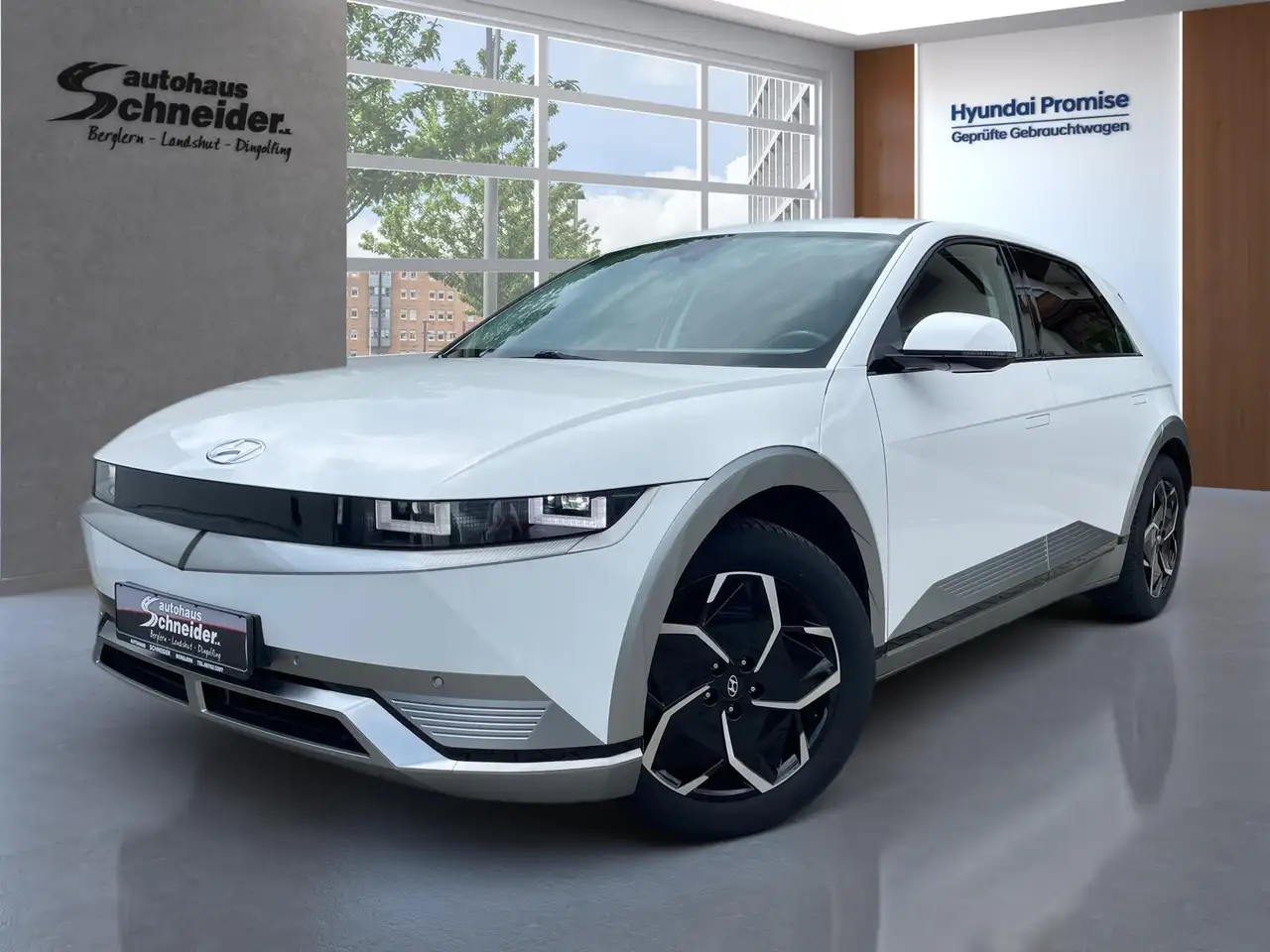Hyundai IONIQ 5 72,6 kWh TECHNIQ PANO/WÄRMEPUMPE/EHK/19" — photo 1 of 18
