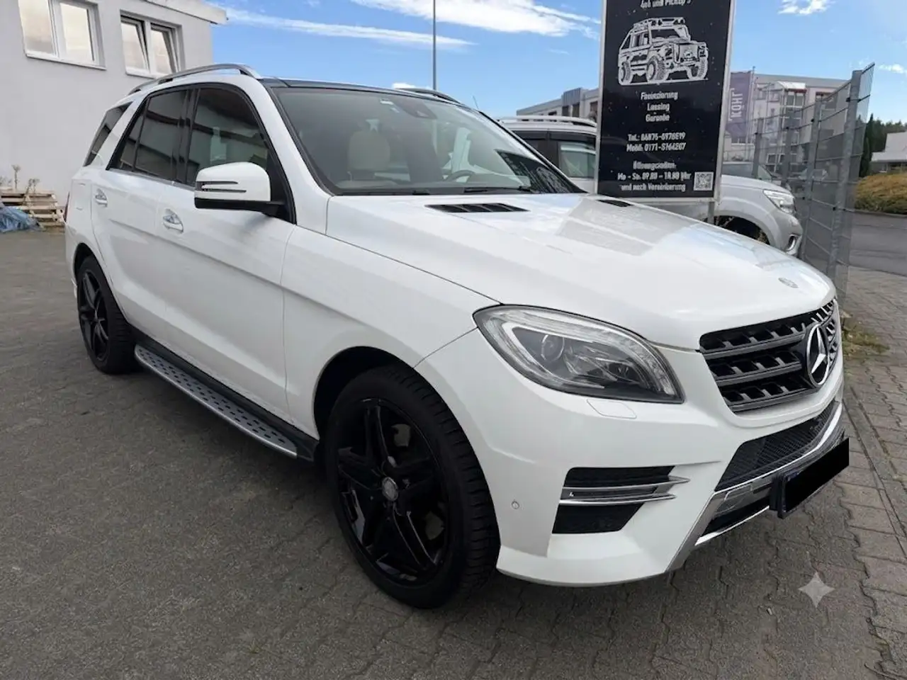Mercedes-Benz ML 350 ML ML 350 BlueEfficiency 4Matic — photo 1 of 18