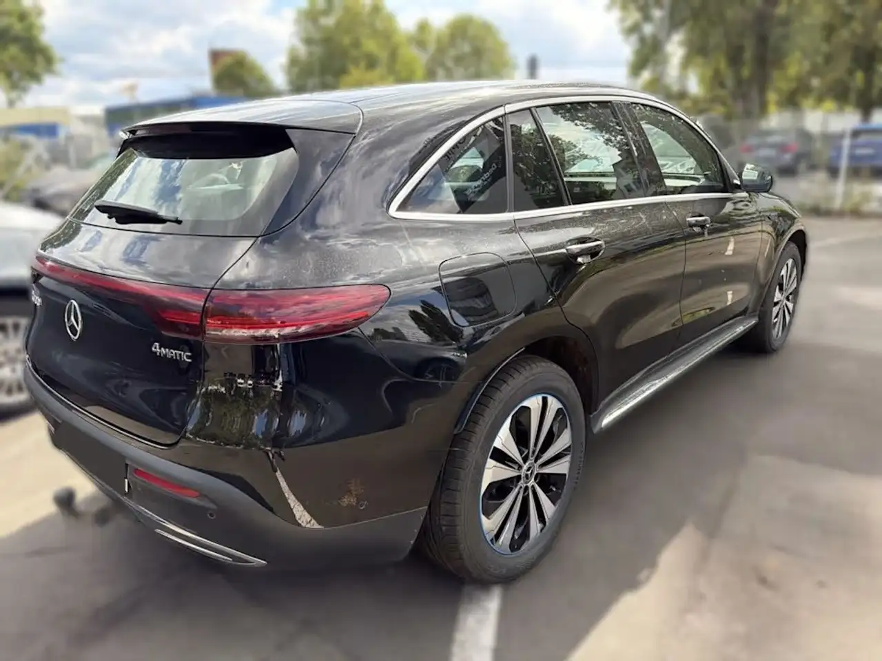 Mercedes-Benz EQC 400 EQC 400 4Matic (293.890) — photo 1 of 11