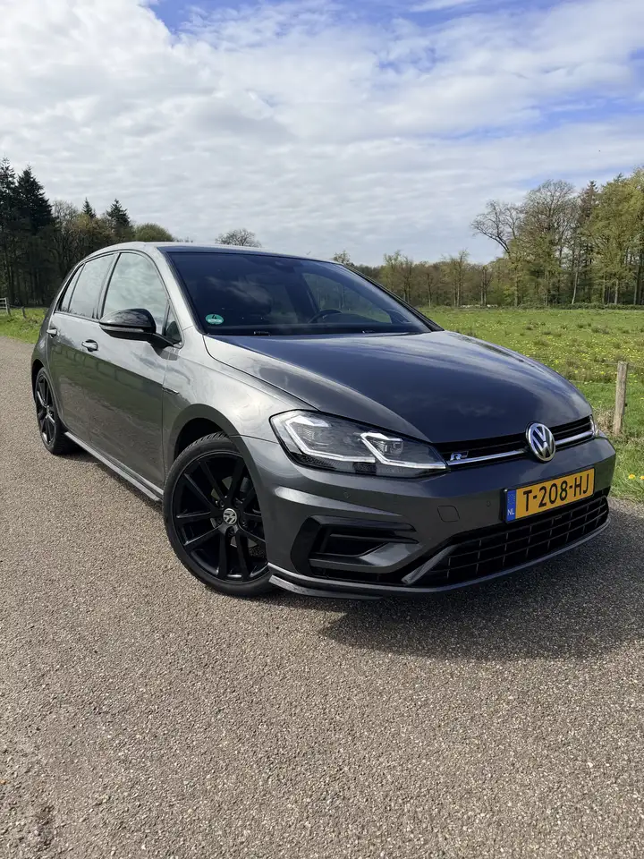 Volkswagen Golf 1.4 TSI Highline Business R-line — photo 1 of 15