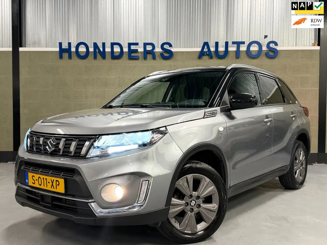Suzuki Vitara 1.4 Boosterjet Select Smart Hybrid CAMERA | CARPLA — photo 1 of 40