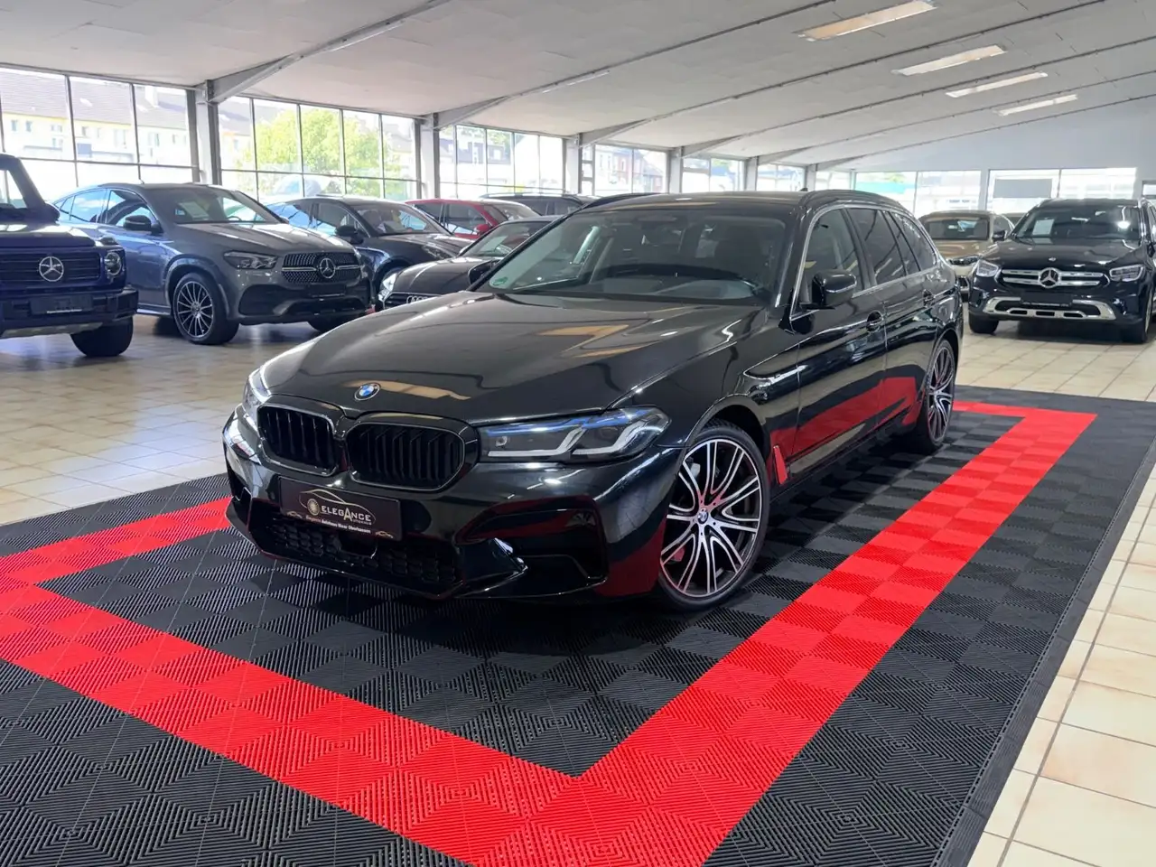 BMW 530 d xDrive*LASER*KAMERA*LEDER*HUD* — photo 1 of 30