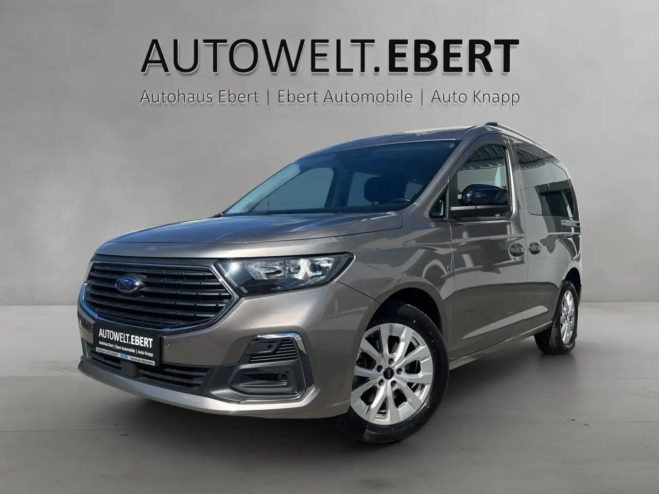 Ford Tourneo Connect 2.0 Titanium Aut./AHK/CAM/7-Sitz — photo 1 of 17