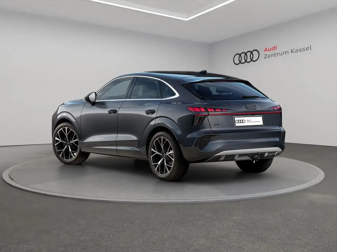2026 Audi Q3 SB TFSI S line LED AHK Tech+ 360° Sportsitzen, photograph 4
