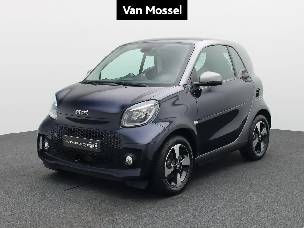 smart forTwo coupé EQ Comfort — photo 1 of 15