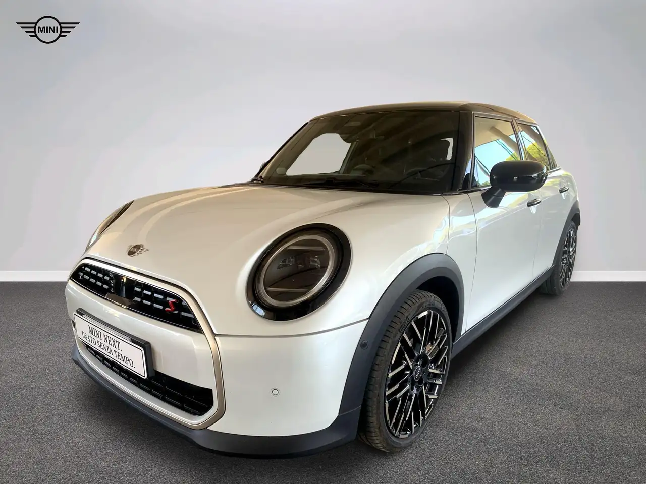 MINI Cooper Favoured — photo 1 of 17