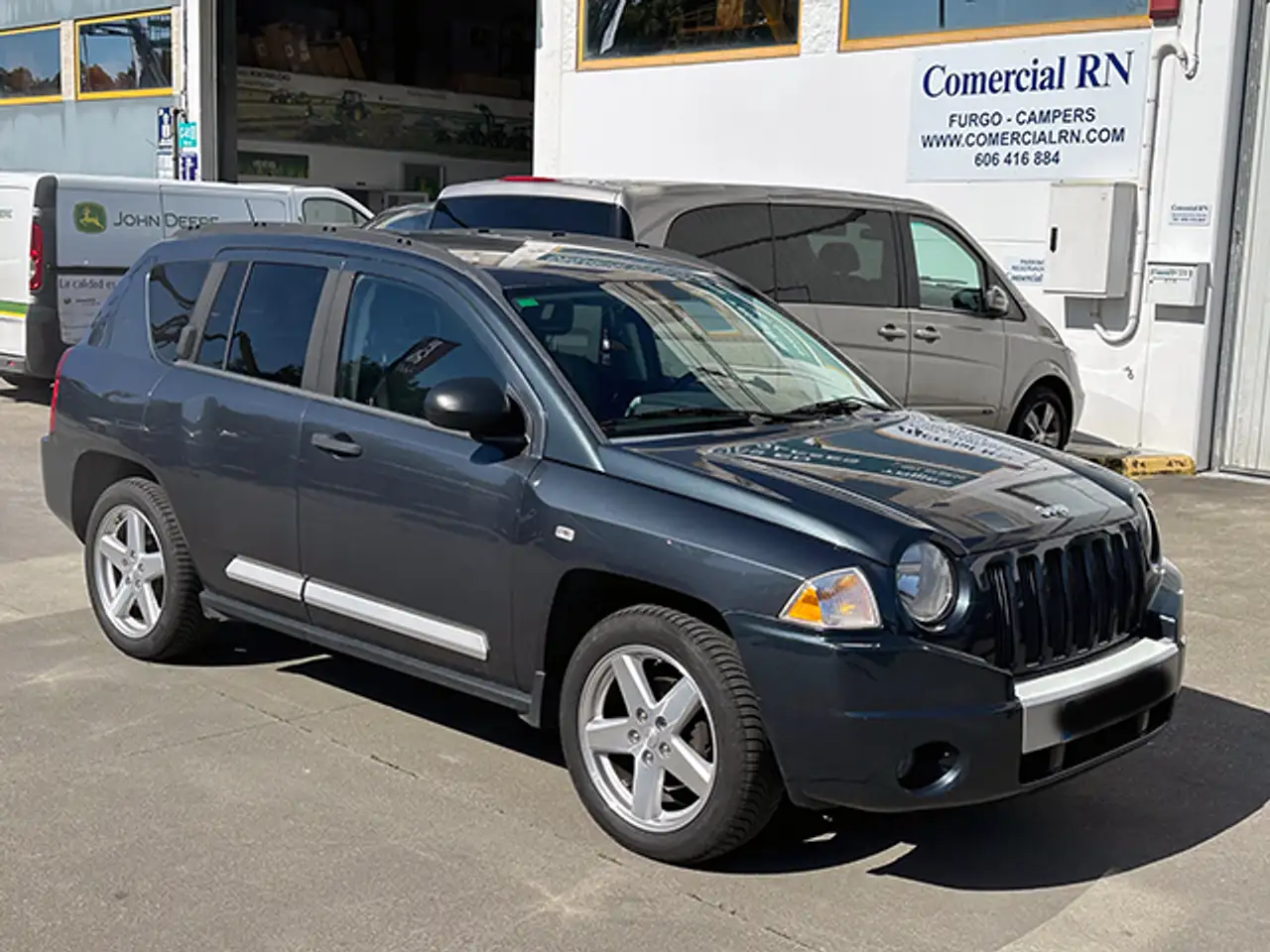 Jeep Compass 2.0CRD Limited — photo 1 of 25