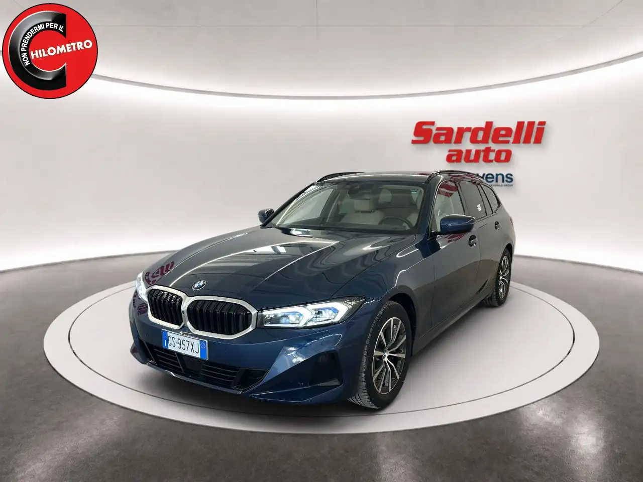 BMW 330 i xDrive Touring — photo 1 of 14