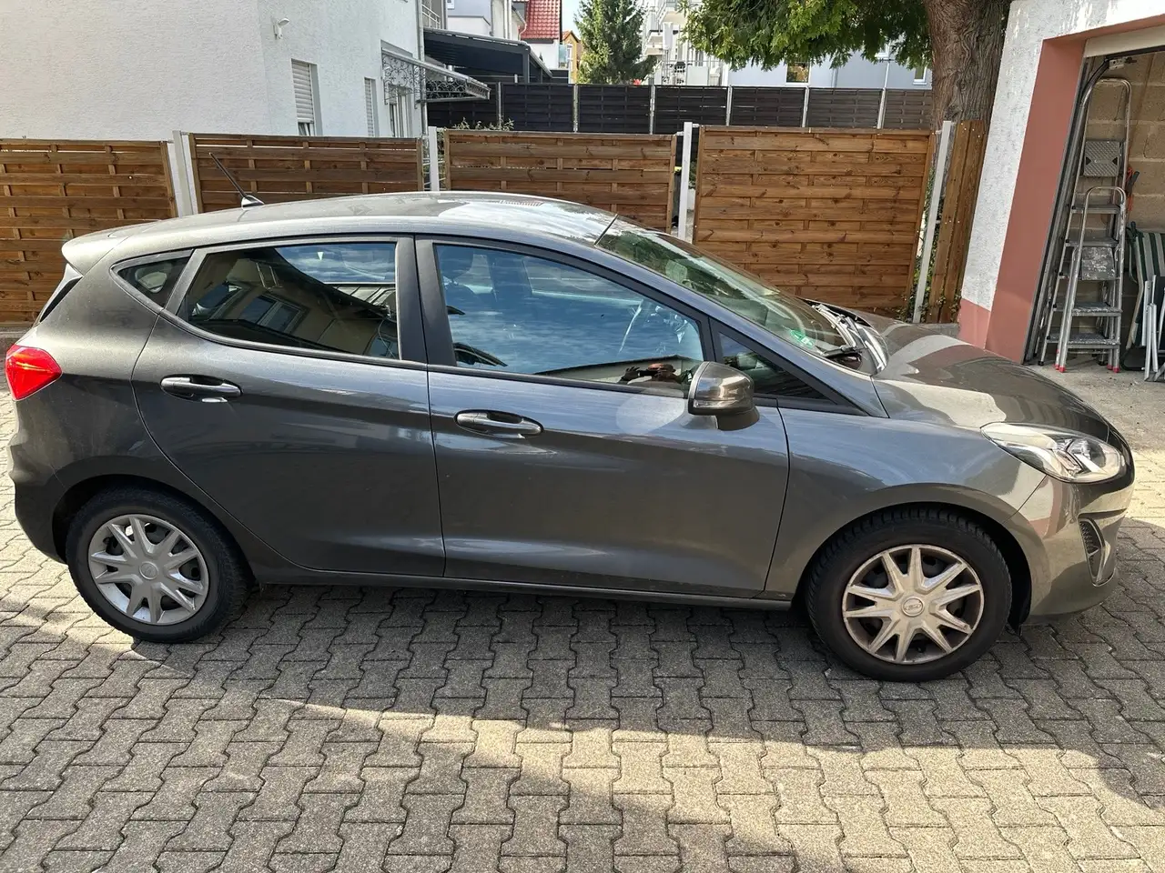 Ford Fiesta Fiesta 1.1 S — photo 1 of 7