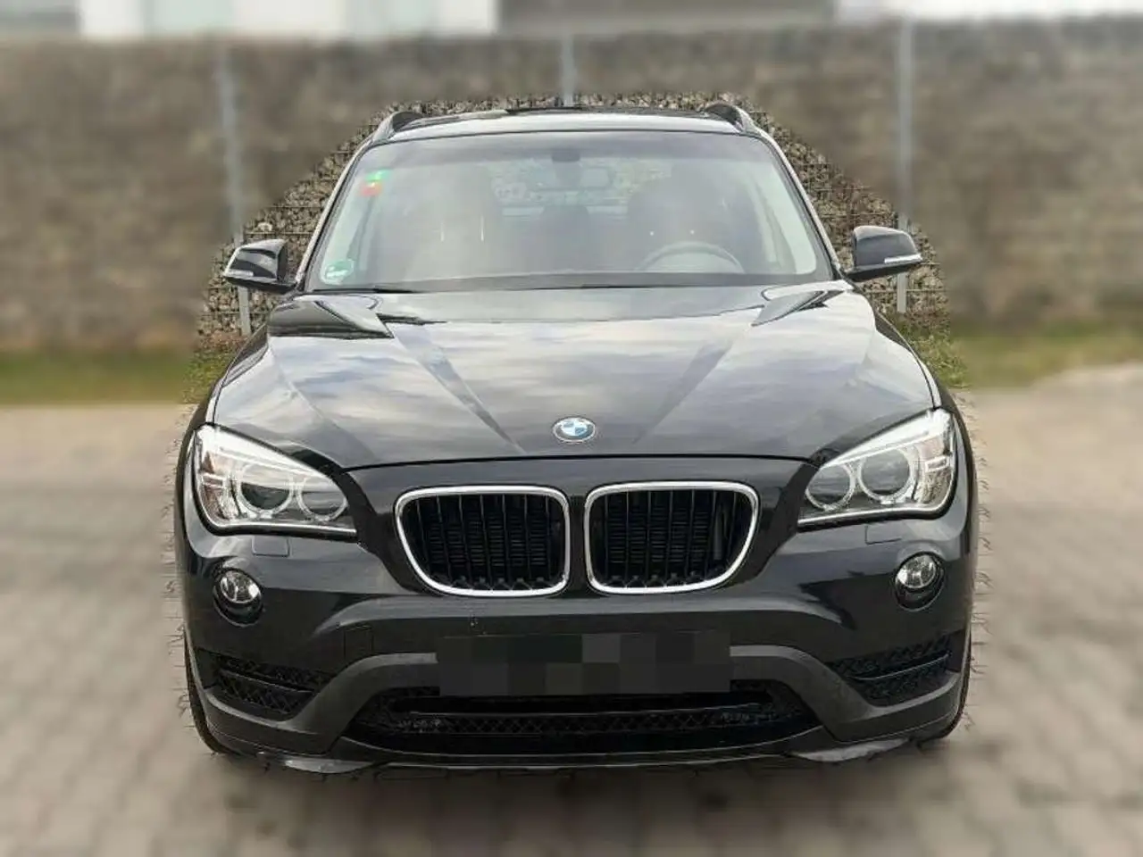 BMW X1 sDrive 20i — photo 1 of 18