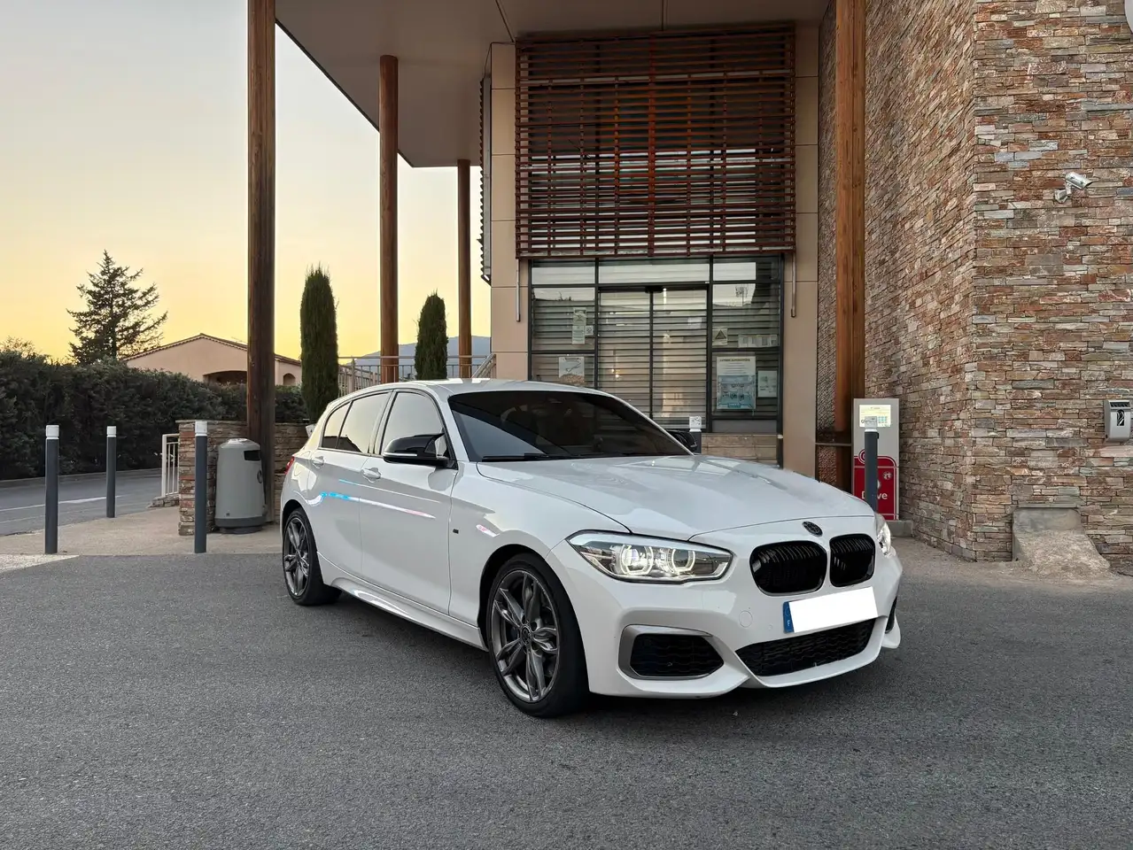 BMW 135 M135i xDrive 320 ch A — photo 1 of 10