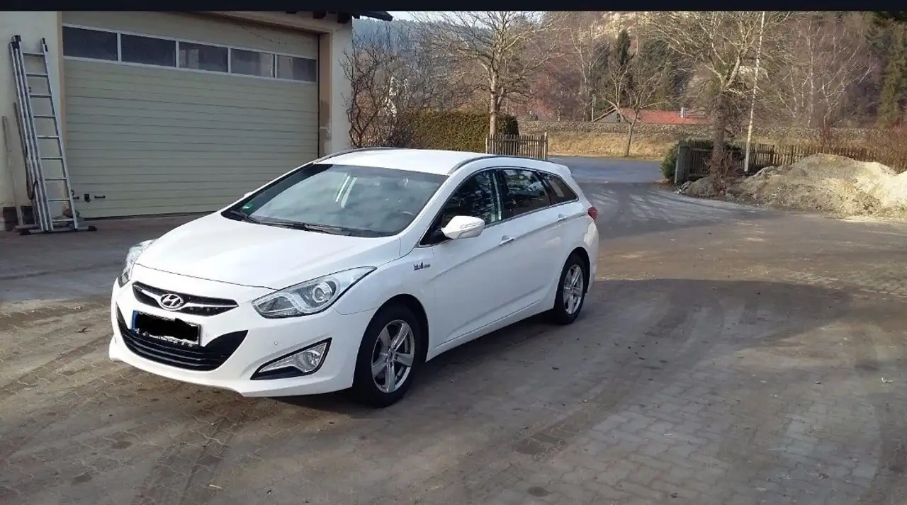 Hyundai i40 i40cw 1.7 CRDi blue Style — photo 1 of 11