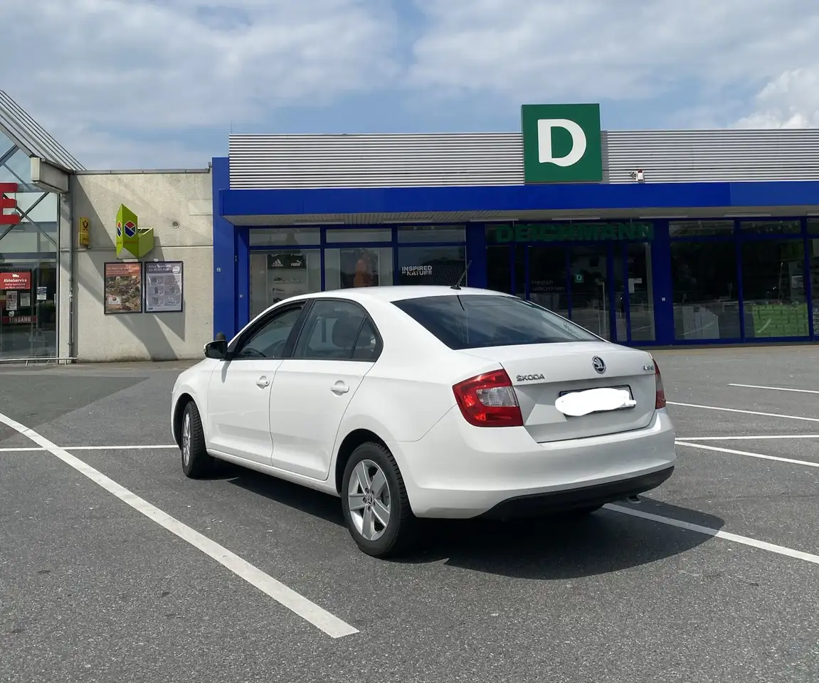 Skoda Rapid/Spaceback Rapid 1.2 TSI Ambition. TOP Zustand — photo 1 of 13