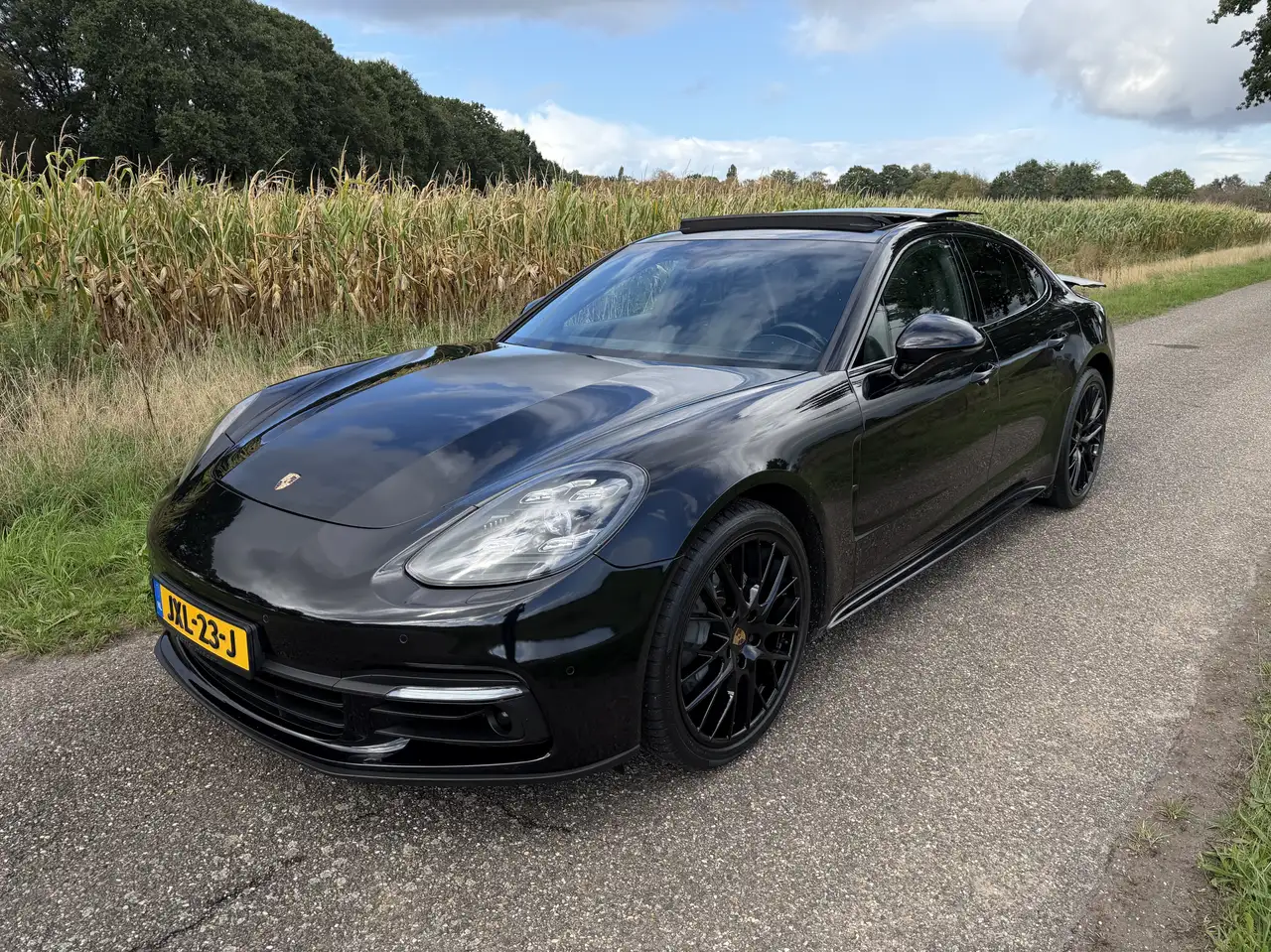 Porsche 944 Porsche Panamera 4S V8 | Approved Garantie 07/2027 — photo 1 of 20