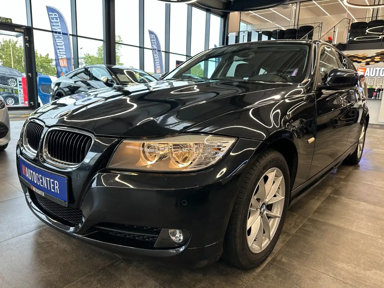 2011 BMW 320 *SERVICENEU*TEMPO*NAVI*KLIMAAUTO*AHK*, photograph 4