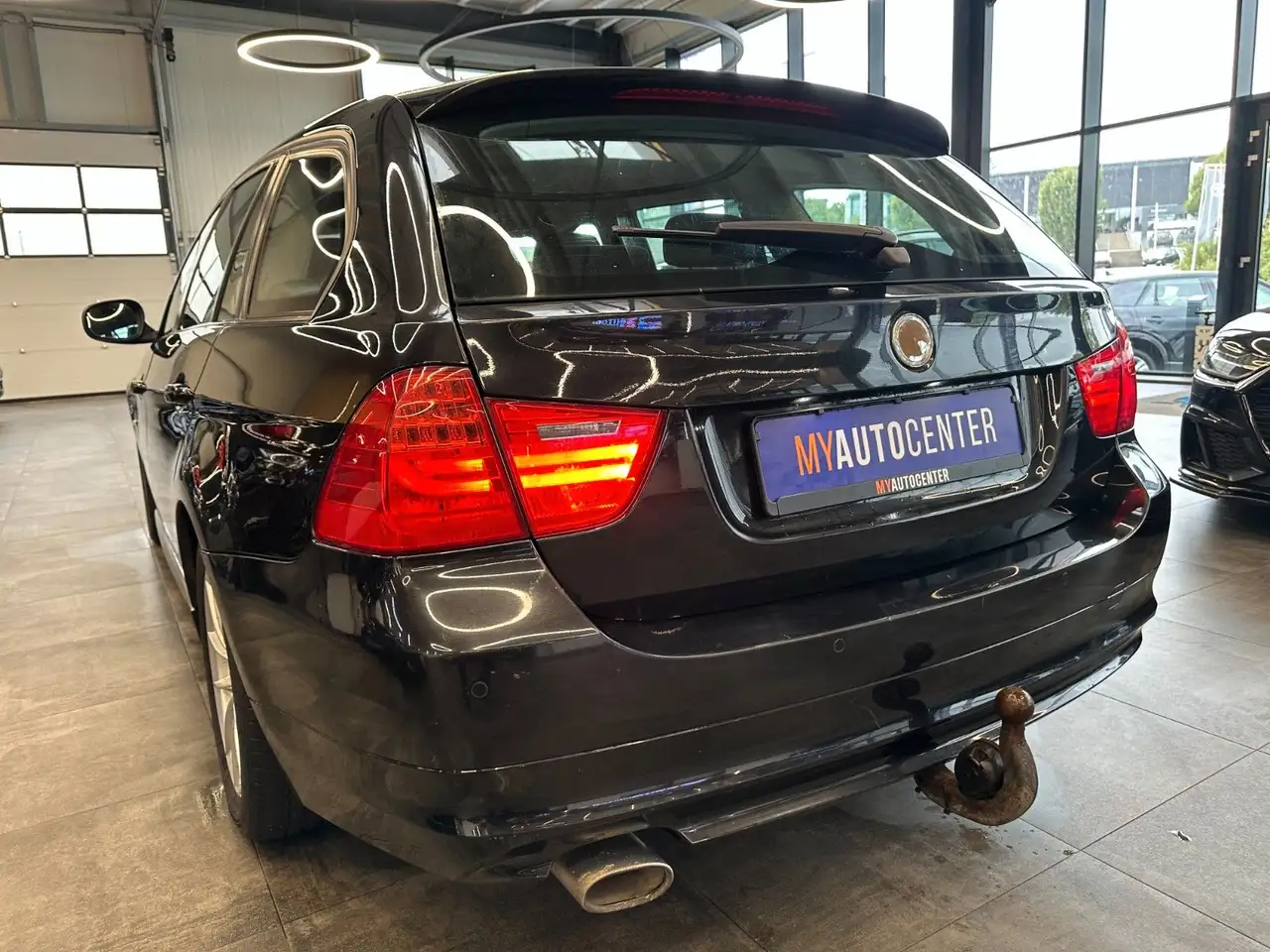 2011 BMW 320 *SERVICENEU*TEMPO*NAVI*KLIMAAUTO*AHK*, photograph 6