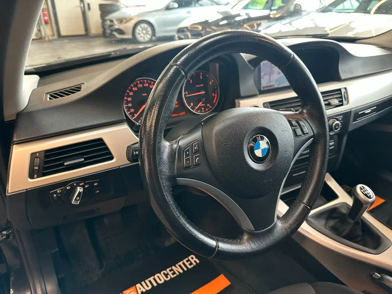 2011 BMW 320 *SERVICENEU*TEMPO*NAVI*KLIMAAUTO*AHK*, photograph 9