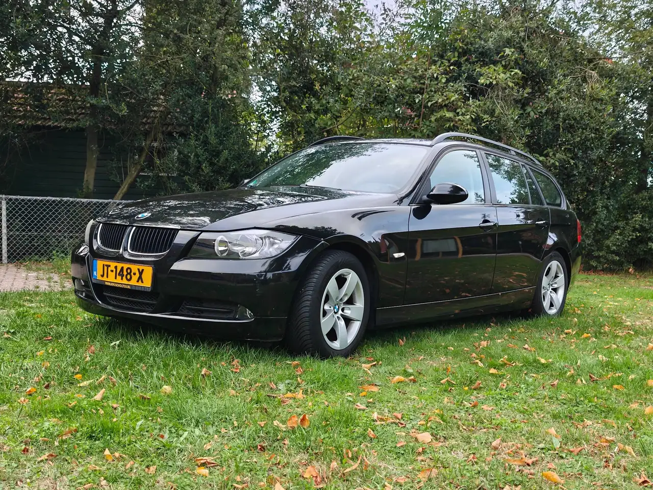 BMW 320 320i Business Line — photo 1 of 15