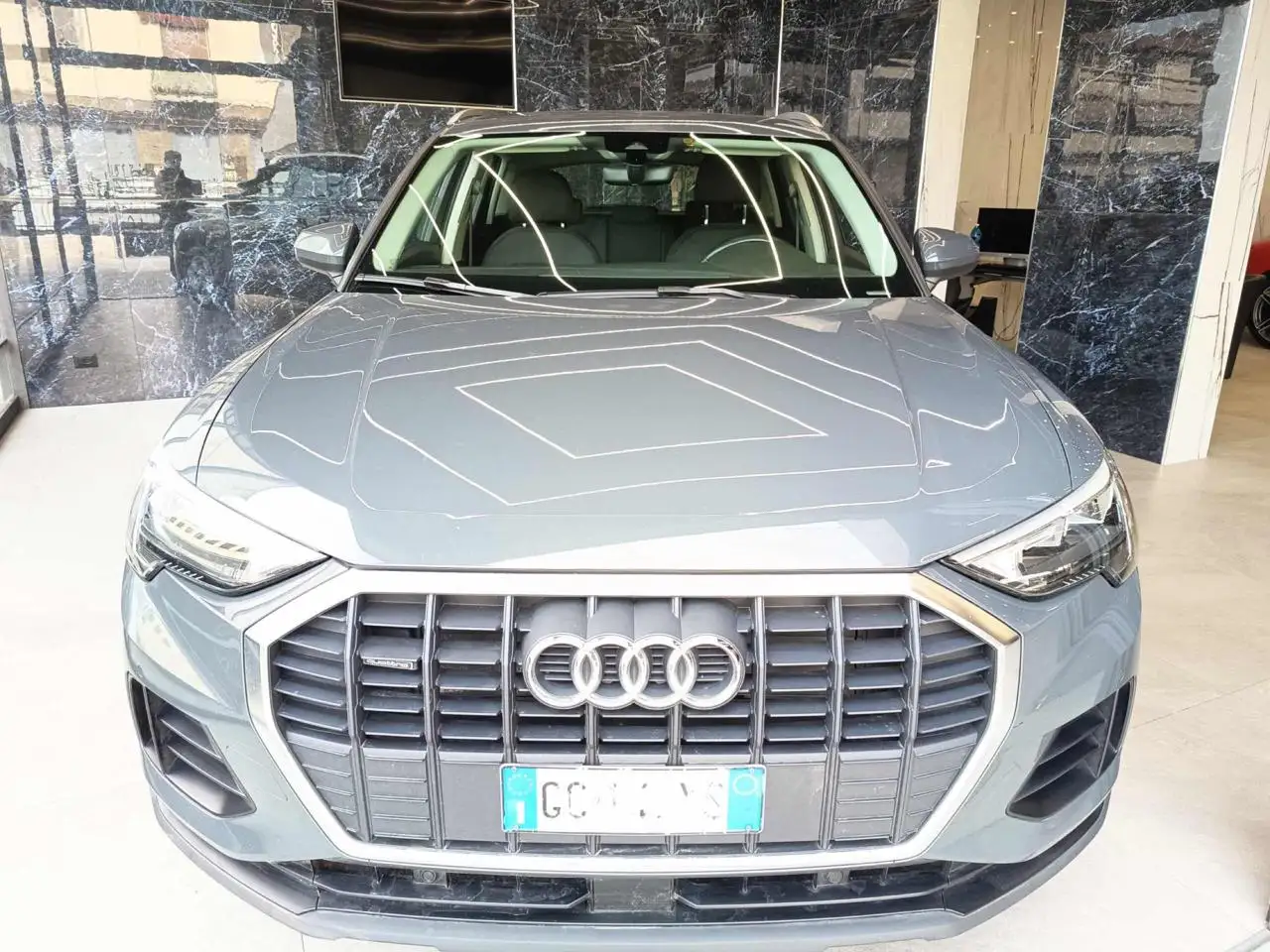 Audi Q3 35 TDI quattro Business — photo 1 of 15