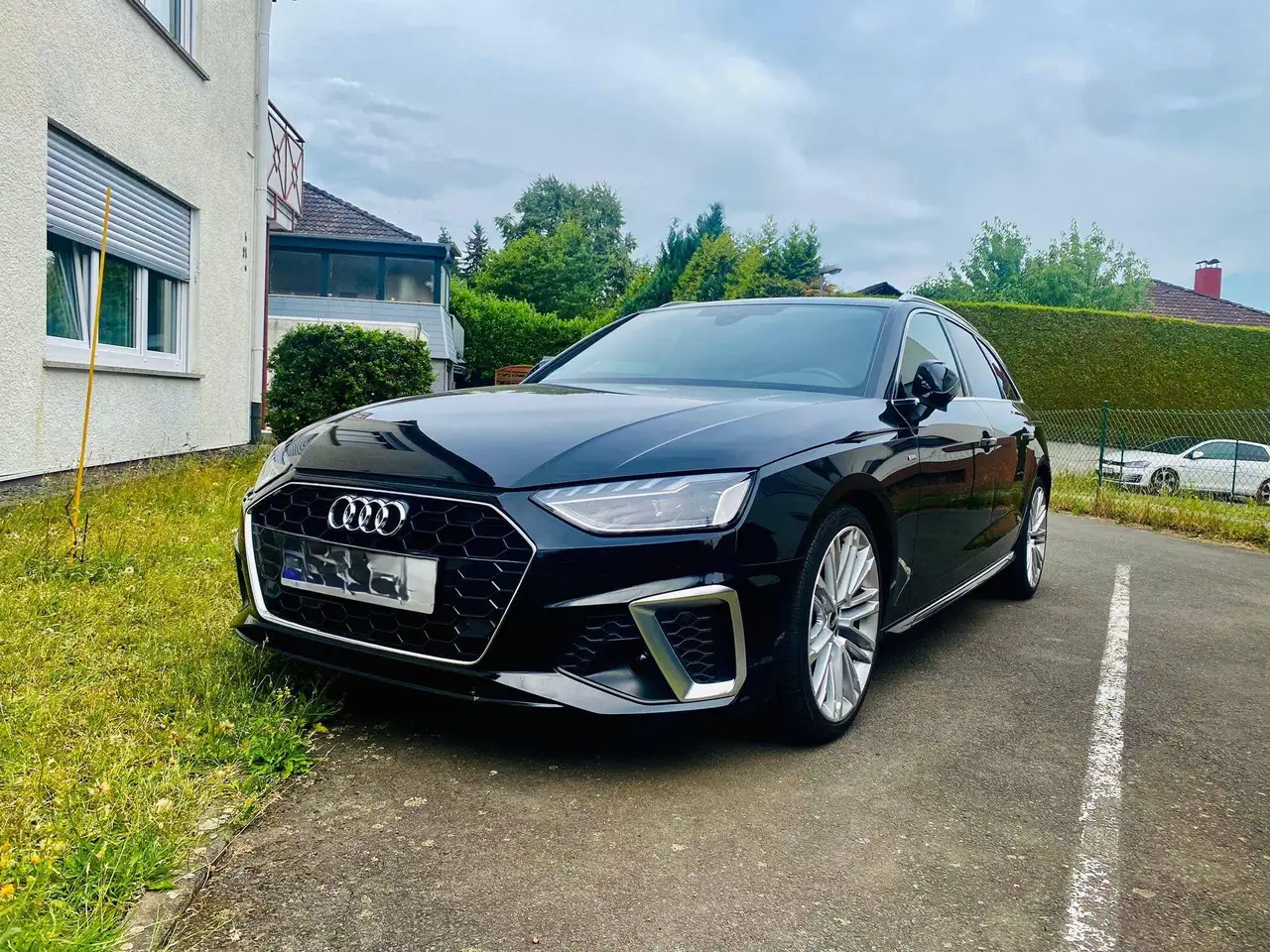Audi A4 A4 Avant 2.0 TDI multitronic — photo 1 of 12