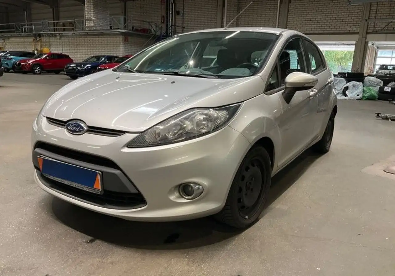 Ford Fiesta 1.6 TDCI 95CH FAP TREND 5P CLIM — photo 1 of 7