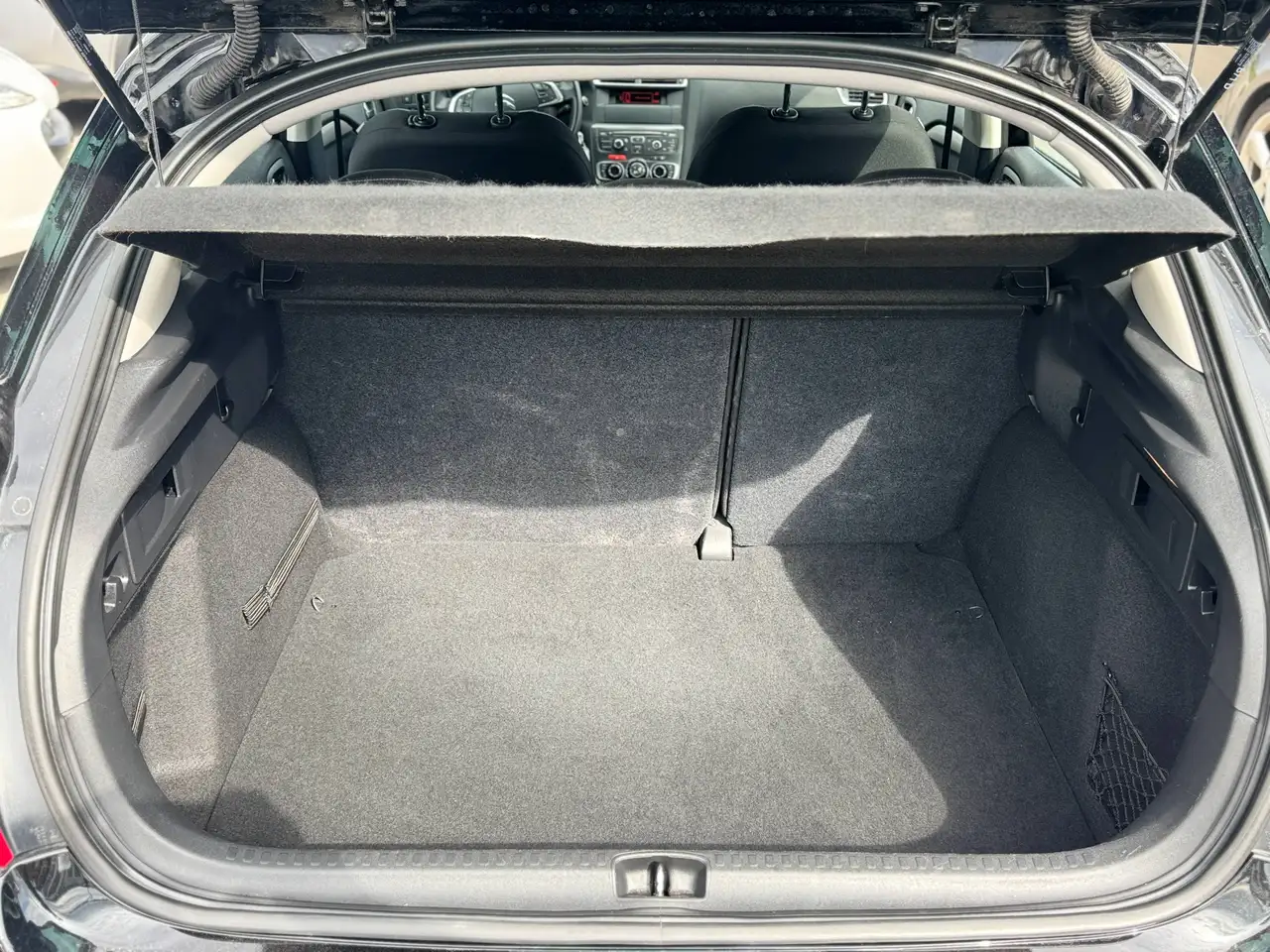 2012 Citroen C4 Tendance, photograph 7