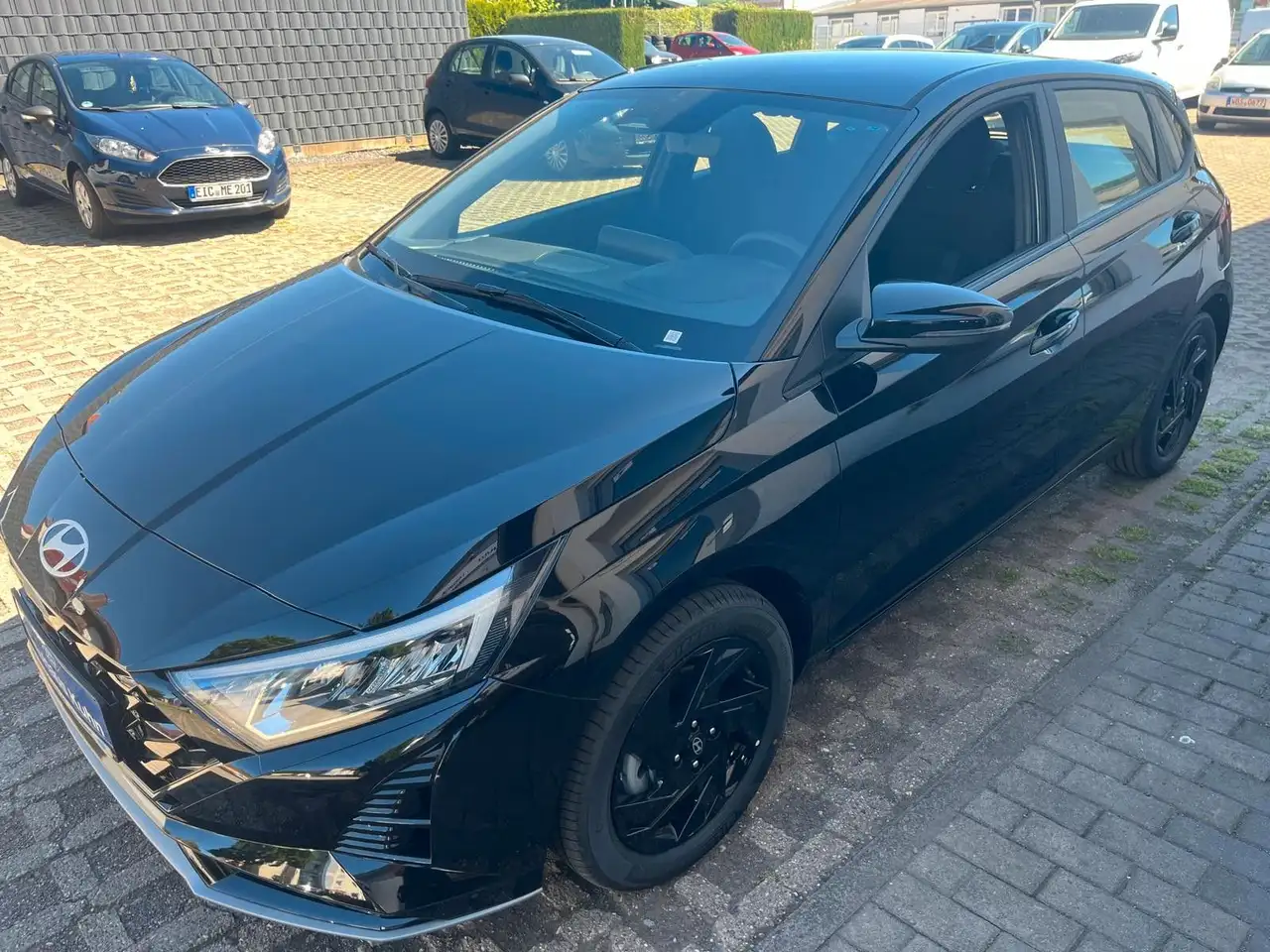 Hyundai i20 5J.Garantie,Winterp.Kamer,Aluf.Bi-LED,NAVI, — photo 1 of 16