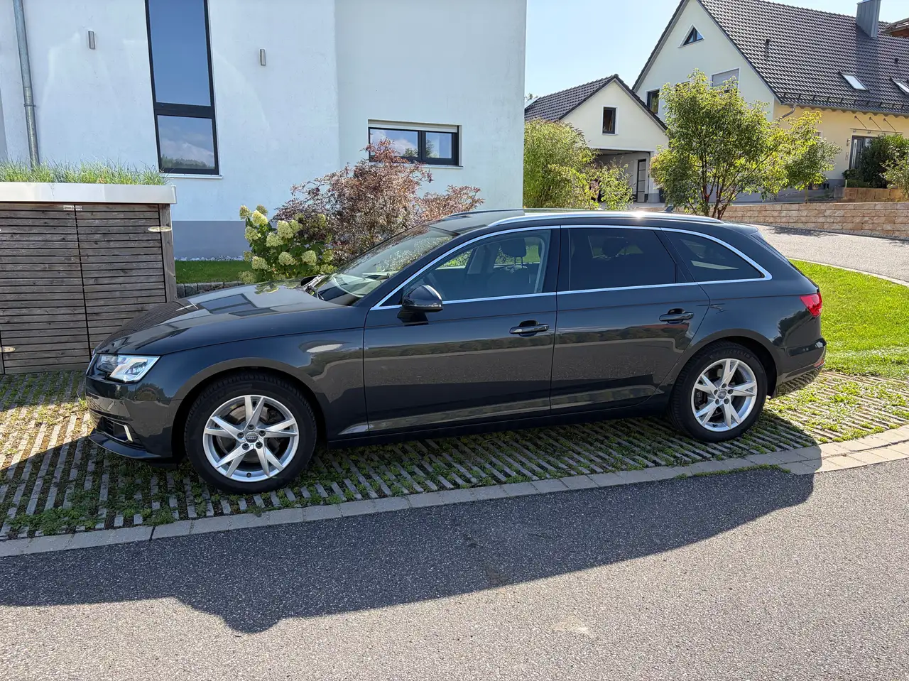 Audi A4 A4 Avant Diesel Avant 2.0 TDI sport — photo 1 of 15