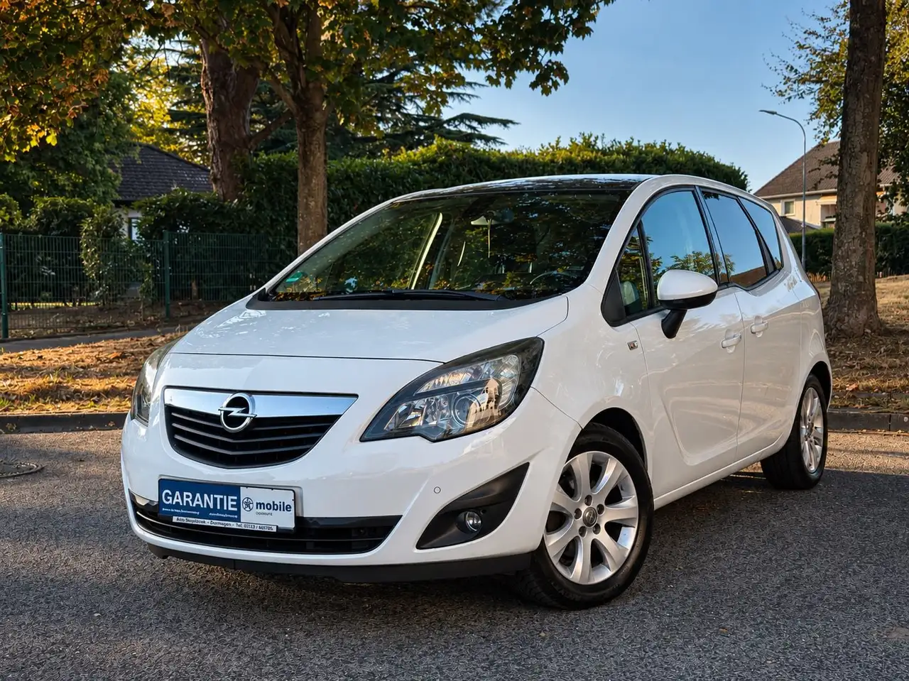 Opel Meriva 1.4 — photo 1 of 15