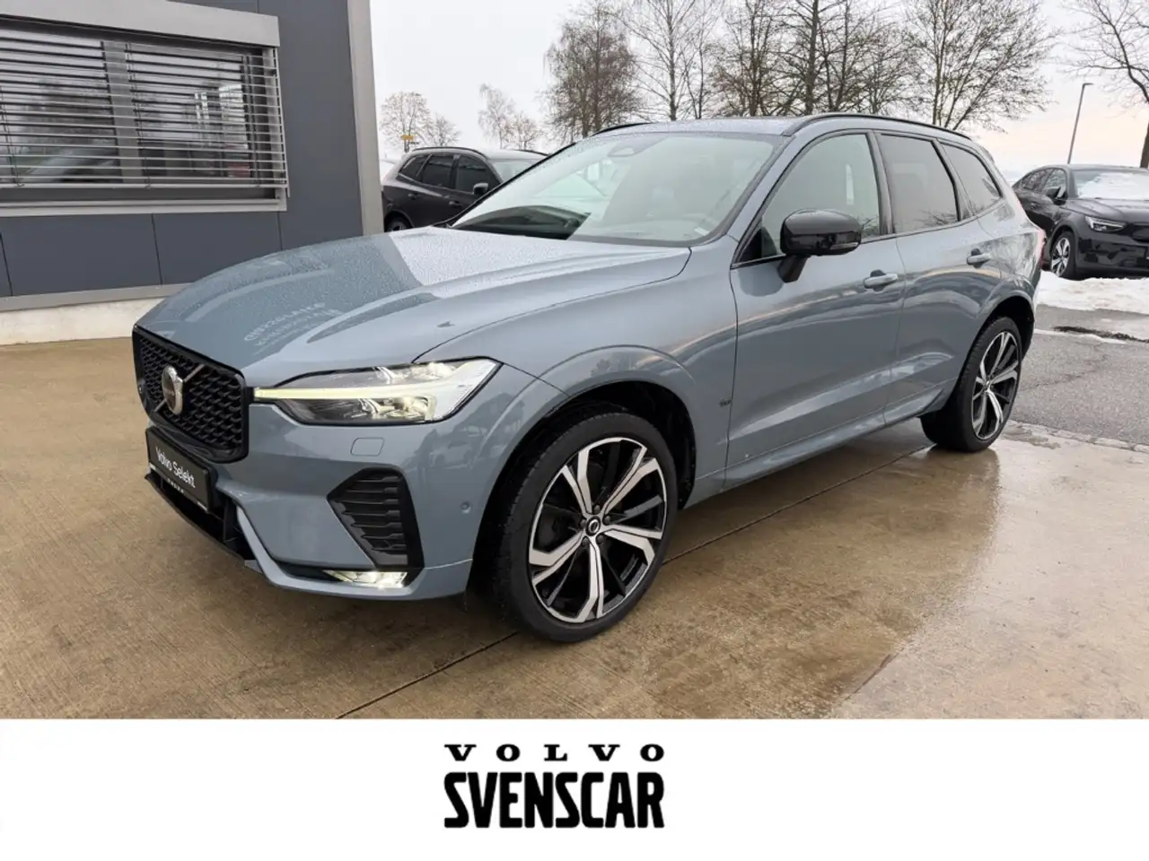 Volvo XC60 Ultimate Dark B5 AWD Luftfederung AHK-el. klappb. — photo 1 of 23
