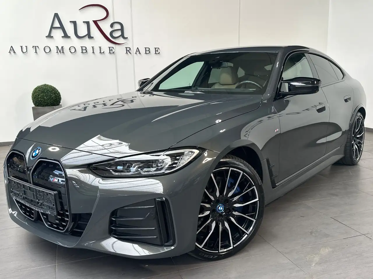 BMW i4 M50 Gran Coupe NAV+LED+20ZOLL+360°-KAM+HIFI+1HD — photo 1 of 25