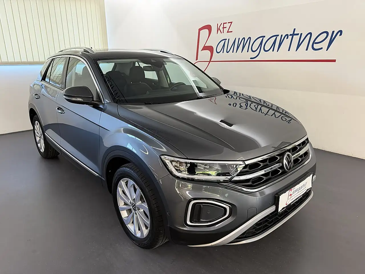 Volkswagen T-Roc 2.0TDI DSG 4Motion Style *LED*NAVI*ACC*Alcantar... — photo 1 of 40
