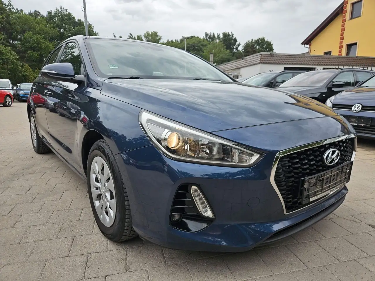 Hyundai i30 Select — photo 1 of 15