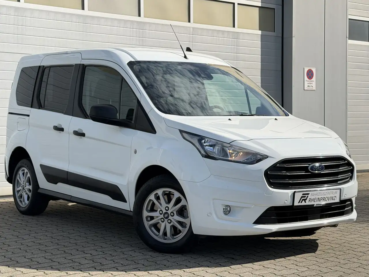 Ford Transit Connect Kombi Trend 1-HAND/Klima/PDC/SHZ — photo 1 of 29