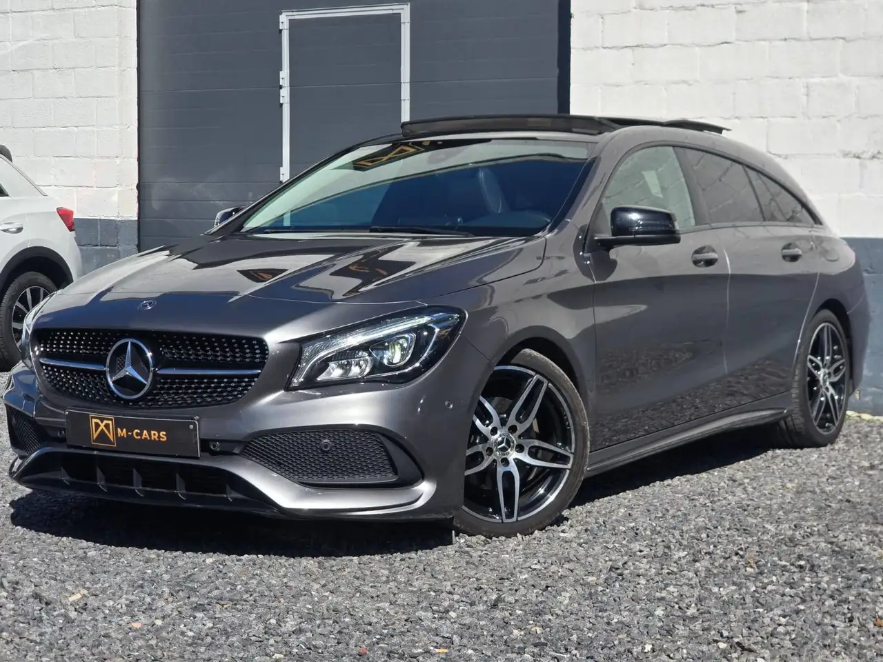 Mercedes-Benz CLA 200 AMG * PANORAMIQUE * 98000KM ** — photo 1 of 15