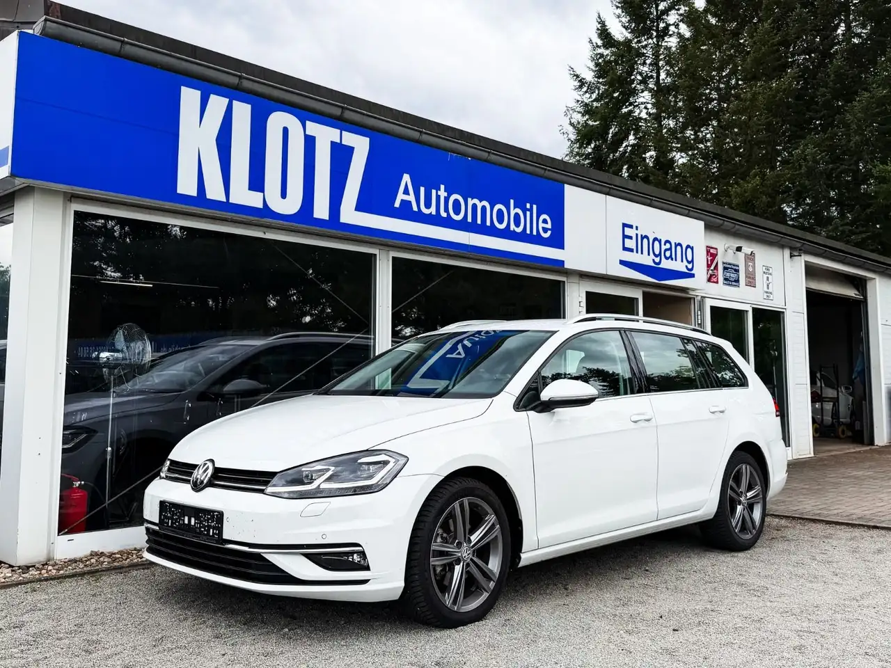 Volkswagen Golf VII Variant Highline — photo 1 of 14