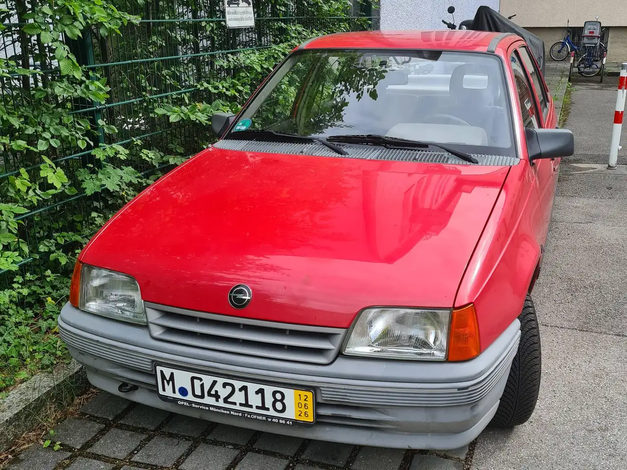 Opel Kadett Kadett e GL — photo 1 of 15